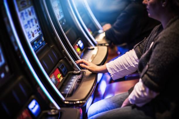 Side-by-side comparison of Mahjong Ways 2 slot interface and live dealer blackjack studio on sawer4d platform